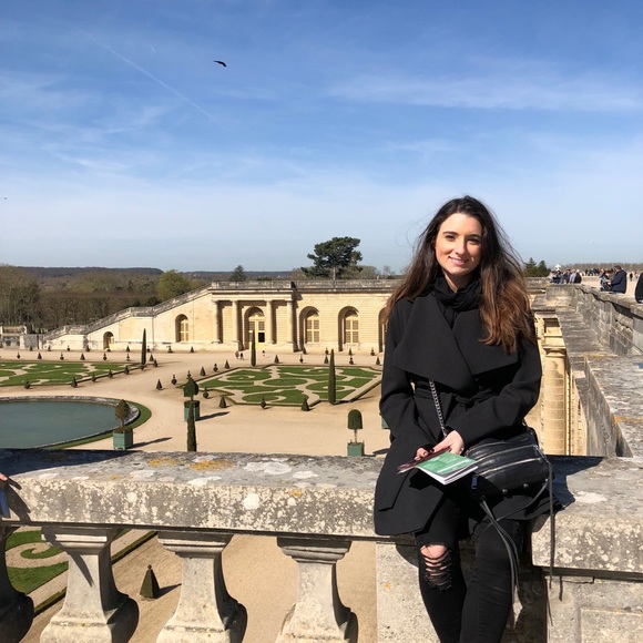 Meet your Posher, Rae - Picture 2 of 8